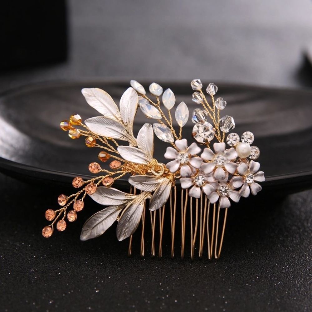 Sale: The Amelie Hairpiece